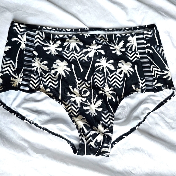 High Waisted Bottoms - Picture 1 of 1